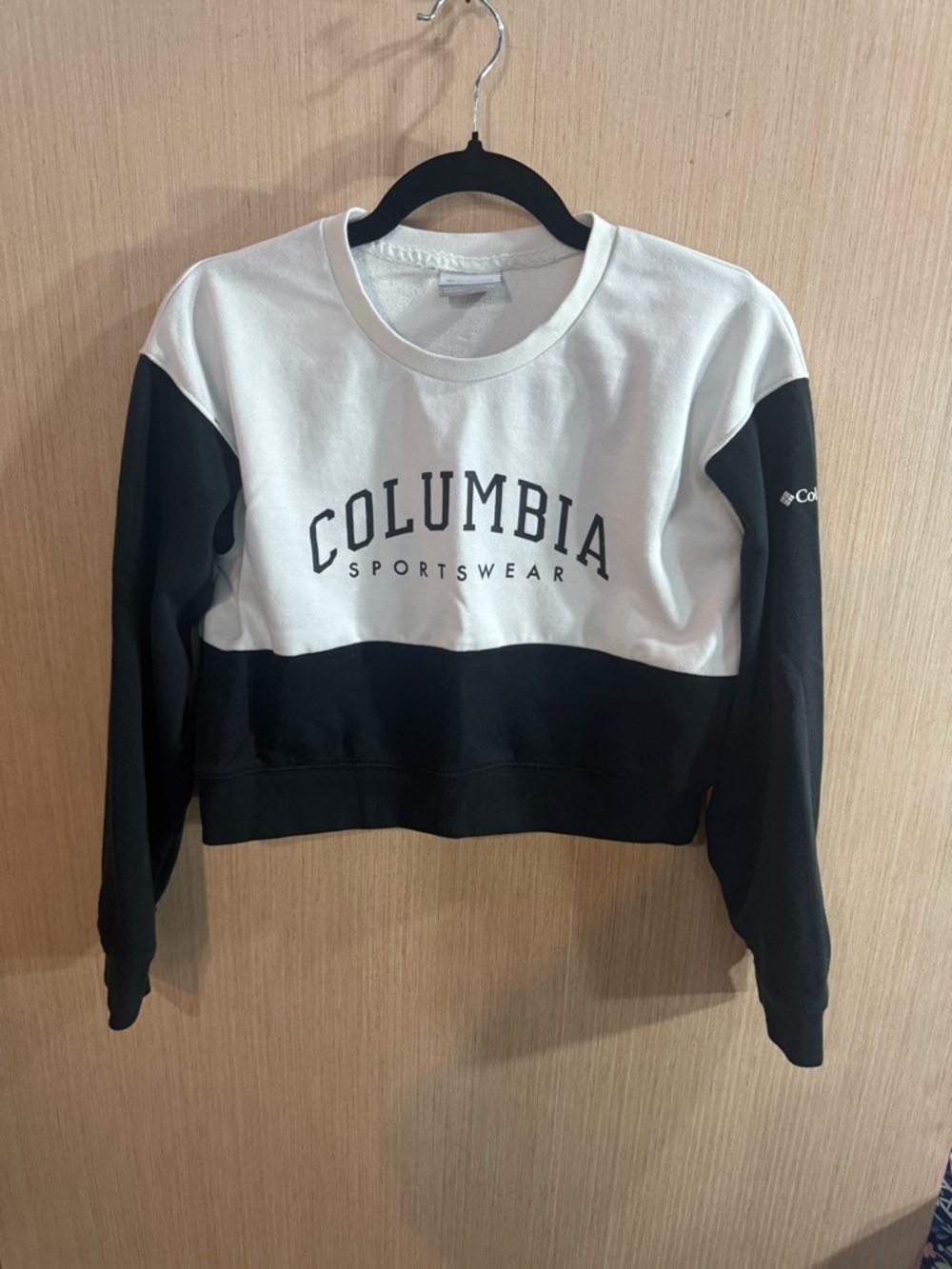 Columbia White and Black Colorblock Crewneck Crop Sweatshirt Size XS